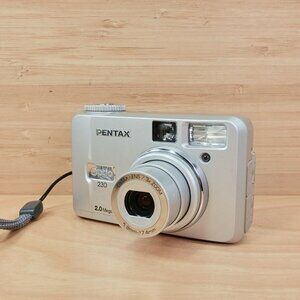 Vintage Pentax Optio 230 2.0MP Digital Camera / 3x Optical Zoom / Y2K
